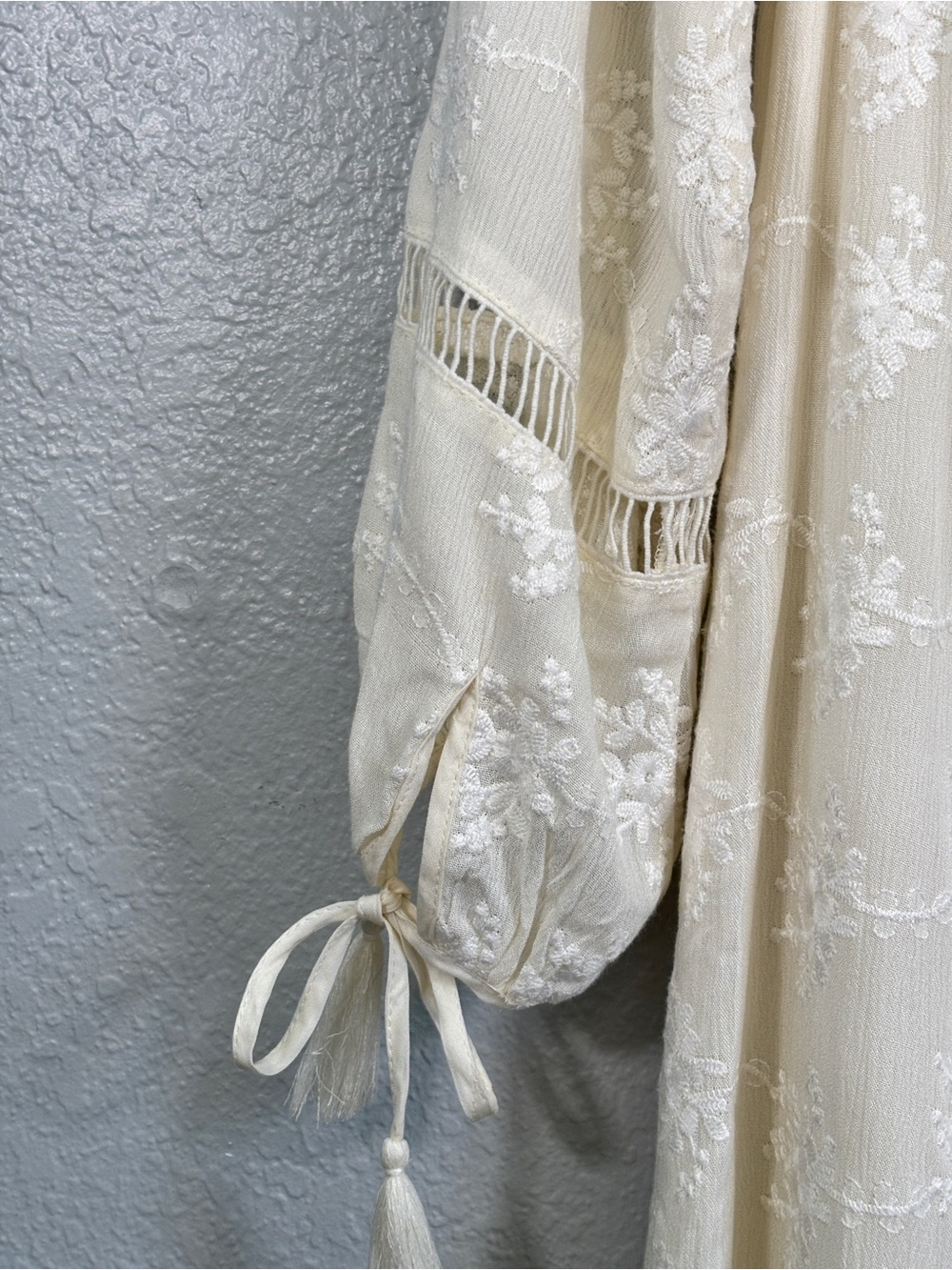 ASTR The Label off shoulder cream embroidered shift dress Sz. S - Picture 3 of 8
